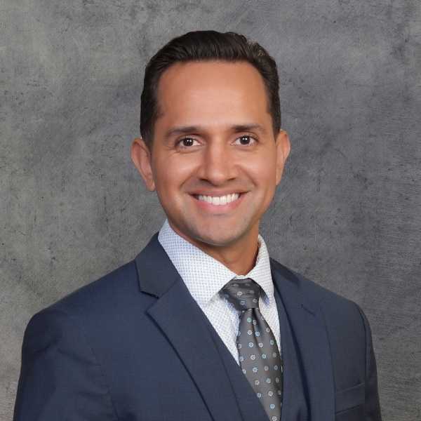 Harold Velaydez, MD